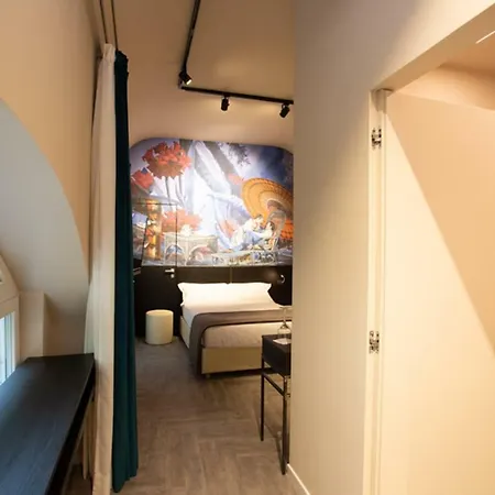 Italianflat - Theatrum And